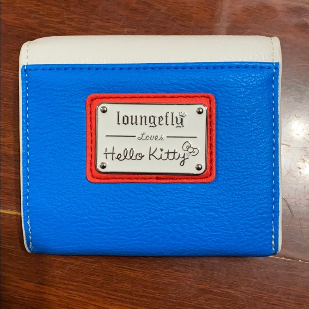 Loungefly Loves Hello Kitty - Picture 2 of 6